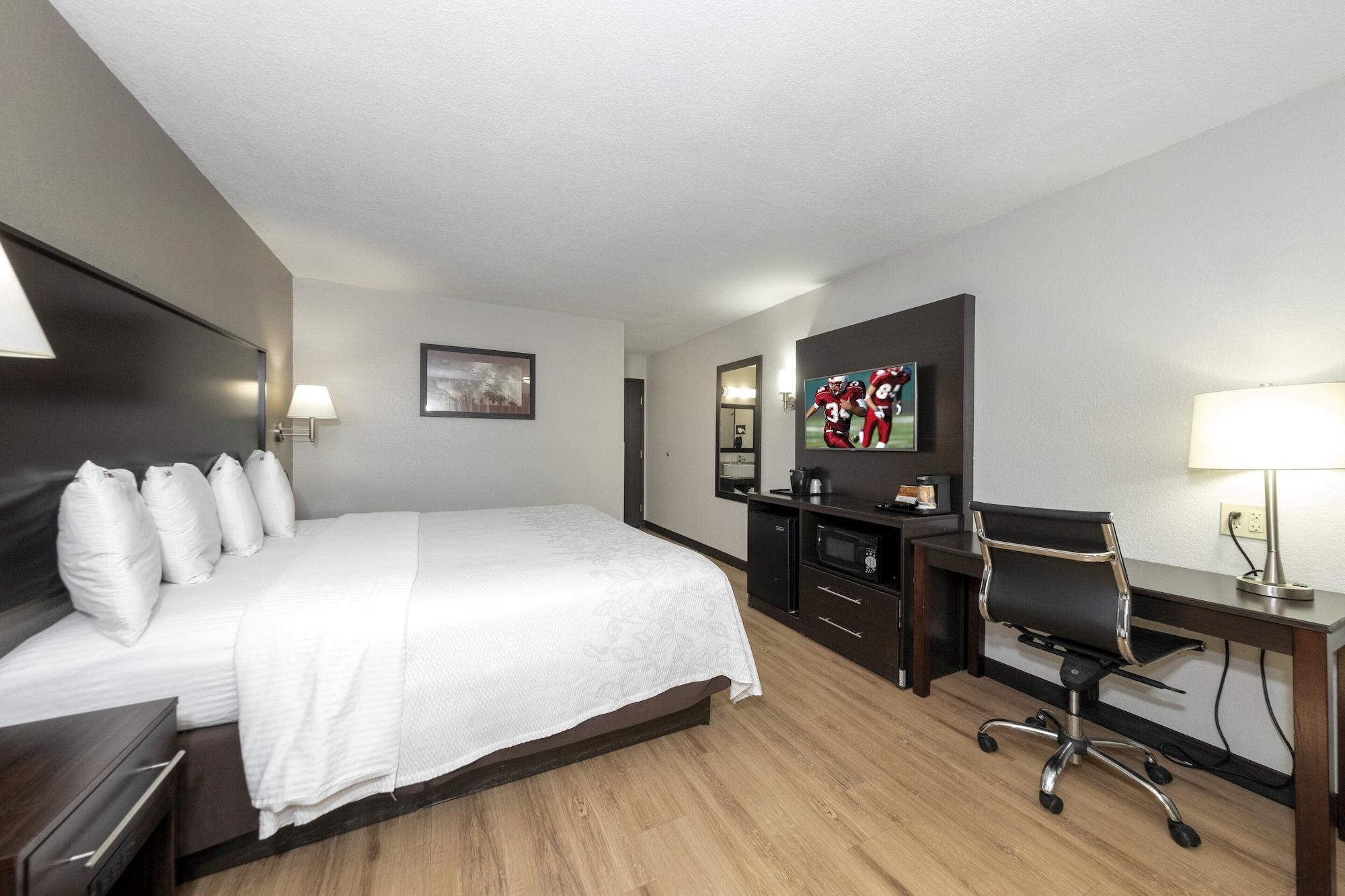 Red Roof Inn Plus+ Huntsville Exterior foto
